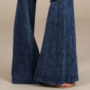 Chatoyant Super Flare Stretch Leggings - NWOT